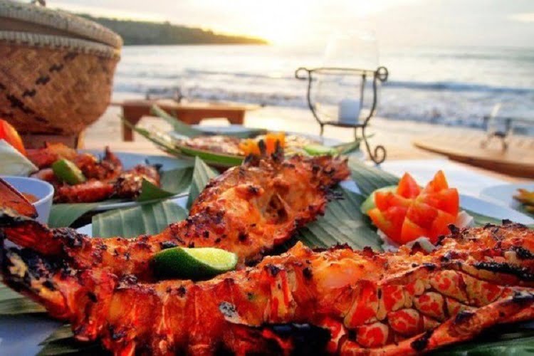Menjelajahi Kelezatan Bahari: Rekomendasi Tempat Makan Seafood Segar di Pinggir Pantai
